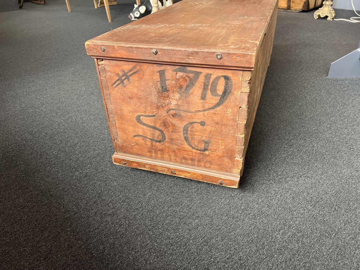 Cassapanche: Truhe Graubünden 1719 – Usato da Gossau SG venduto da Keller-Antiques 1