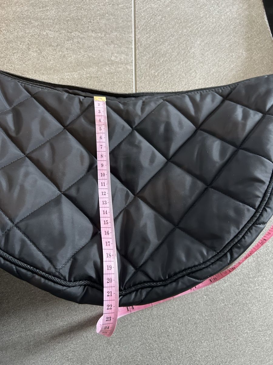 Uniqlo Taschen: Schwarze uniqlo Tasche  – Gebraucht aus Zürich von cos_b629 2