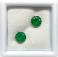 2x émeraudes Zambie 6 mm (non traitées) Valeur 433.- Fr