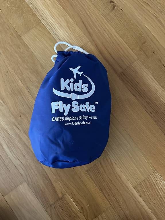 Sièges auto: Kids Fly Safe – D'occasion à Luzern par val_zzf8