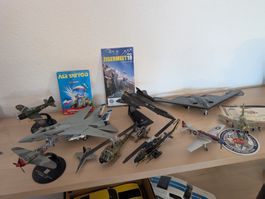 Sammlung Militärflugzeuge & Helikopter Modelle