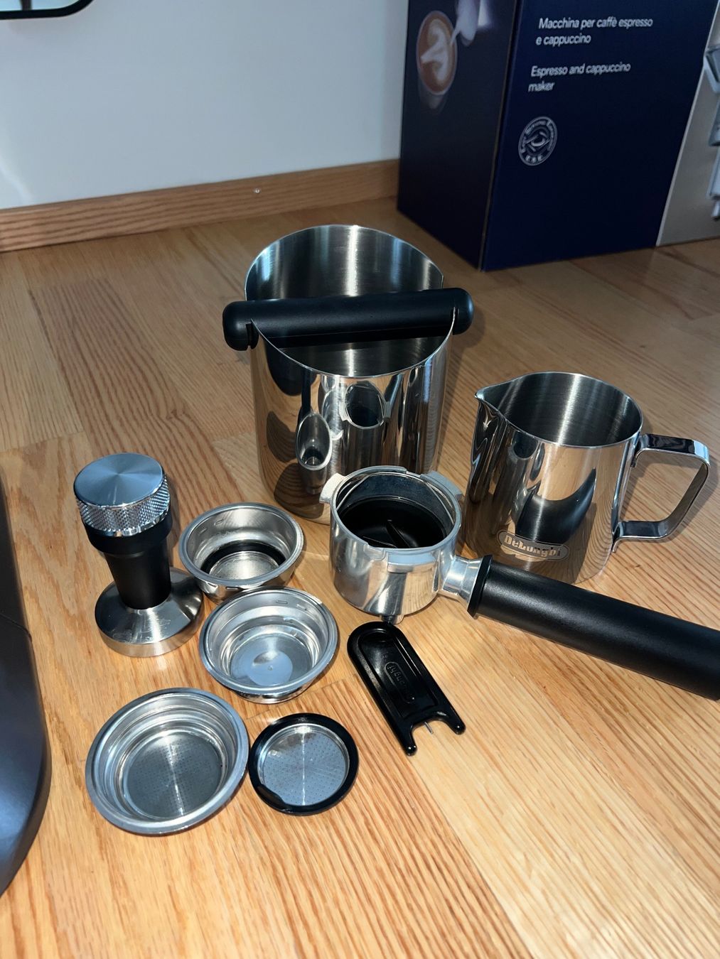 De'Longhi Kaffeemaschinen & Espressomaschinen: DeLonghi Dedica Arte – Neu (gemäss Beschreibung) aus Windisch von ana_mz9f 8
