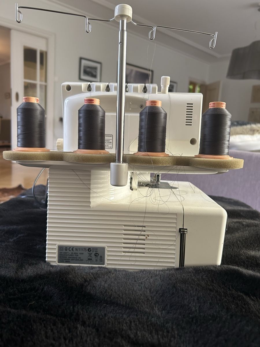 Bernina Nähmaschinen: Overlockmaschine Bernina 800DL – Neu (gemäss Beschreibung) aus Bern von miafilippa01 3