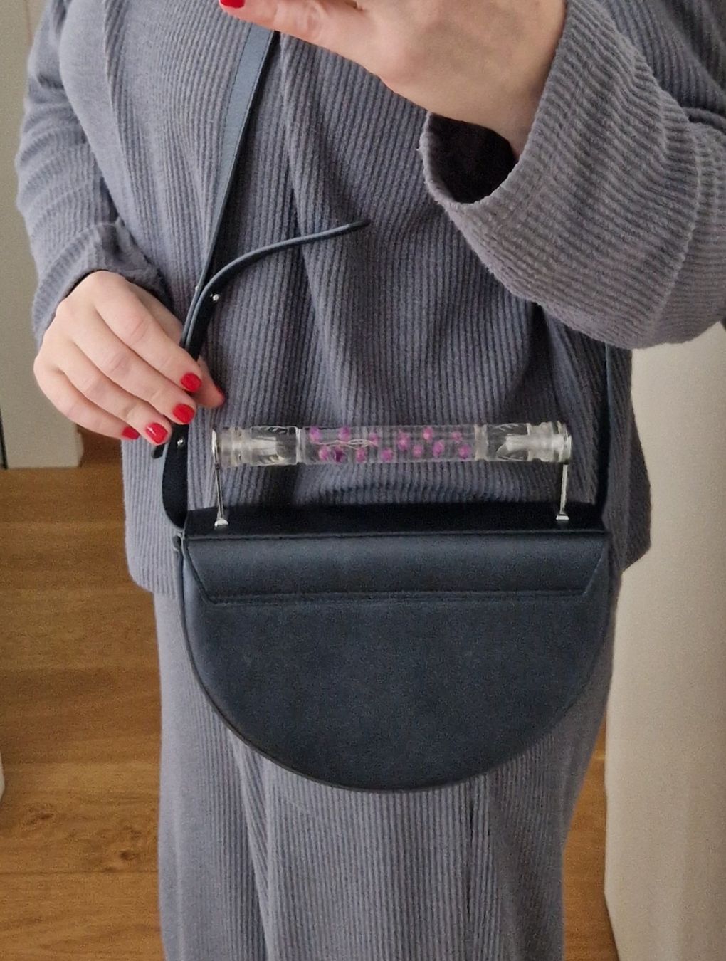 Borse da donna: Aevha London Tasche Leder Blumen – Usato da Erlinsbach SO venduto da ULIKH 1