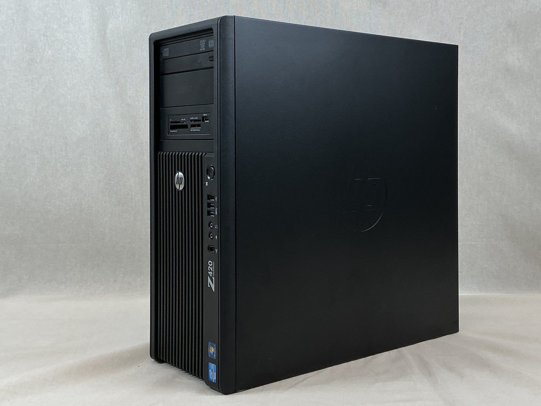 Hewlett Packard PC: HP Z420 Computer Tower Workstation mit NVIDIA NVS 810 GPU – Usato da Richterswil venduto da Restwert_Richterswil 2