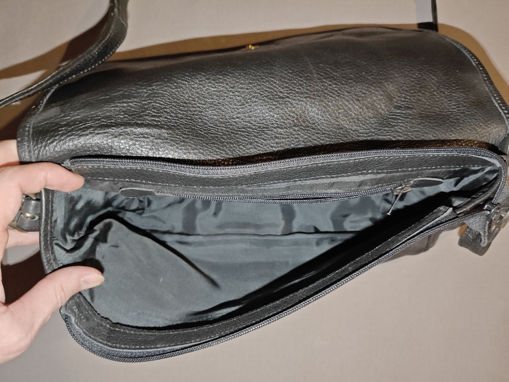 Borse da donna: Schwarz weisse Leder Damen Handtasche – Nuovo (secondo la descrizione) da Münsingen venduto da pas_82kk 1