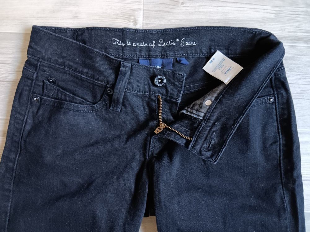 Levi's Jeans: Jeans-Short LEVIS  STRAUSS   Taille / Grosse W25 – D'occasion à Cossonay-ville par Super-Price-Quality 2