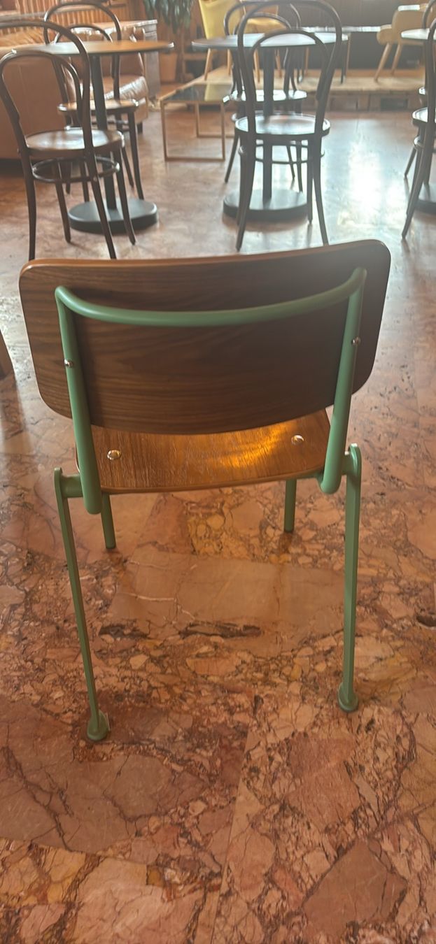Stühle: 2 Chaises en Acier et Noyer – Gebraucht aus Monthey von inf_hd9b 1