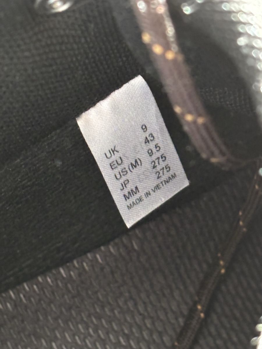 Helly Hansen Scarpe da uomo: Helly Hansen Wanderschuhe Leder Braun, Gr. 43 – Usato da Kaltbrunn venduto da lp0_ft8x 2