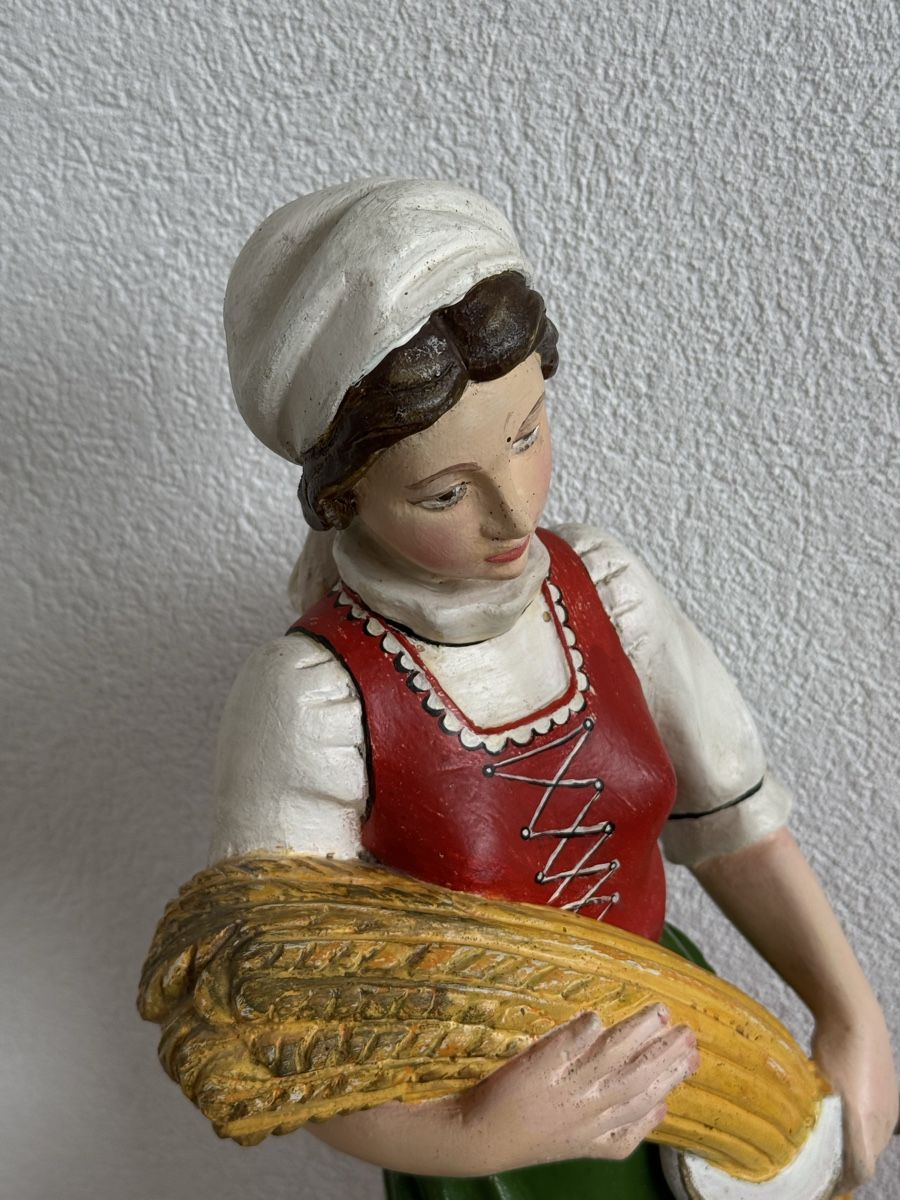 Figuren: Bauerin mit  Ähren bemalt 58 cm Holzschnitzerei – Gebraucht aus Morges von SevArt 4