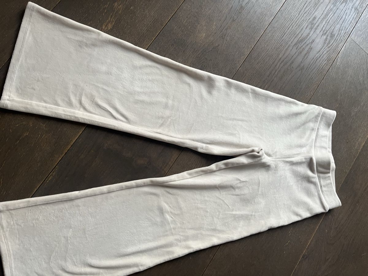 H&M Pantaloni: Bas de training écru H&M fille 140 – Usato da gland venduto da Moral