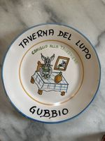 Handbemalter Keramik Teller „Taverna del Lupo Gubbio“ – Bu