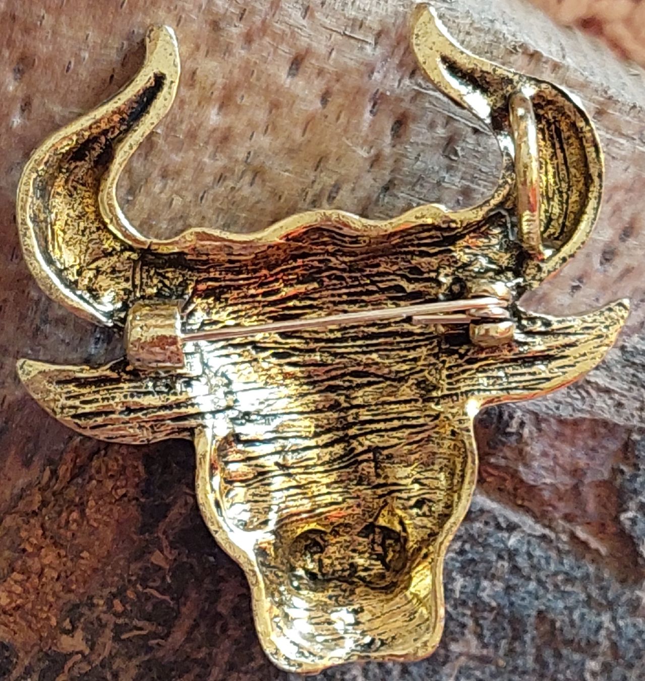 Broschen & Nadeln: Brosche Stier / Büffel / Muni mit Hörner, goldfarben – Neu (gemäss Beschreibung) aus Oberwil BL von Chewbacca184 7