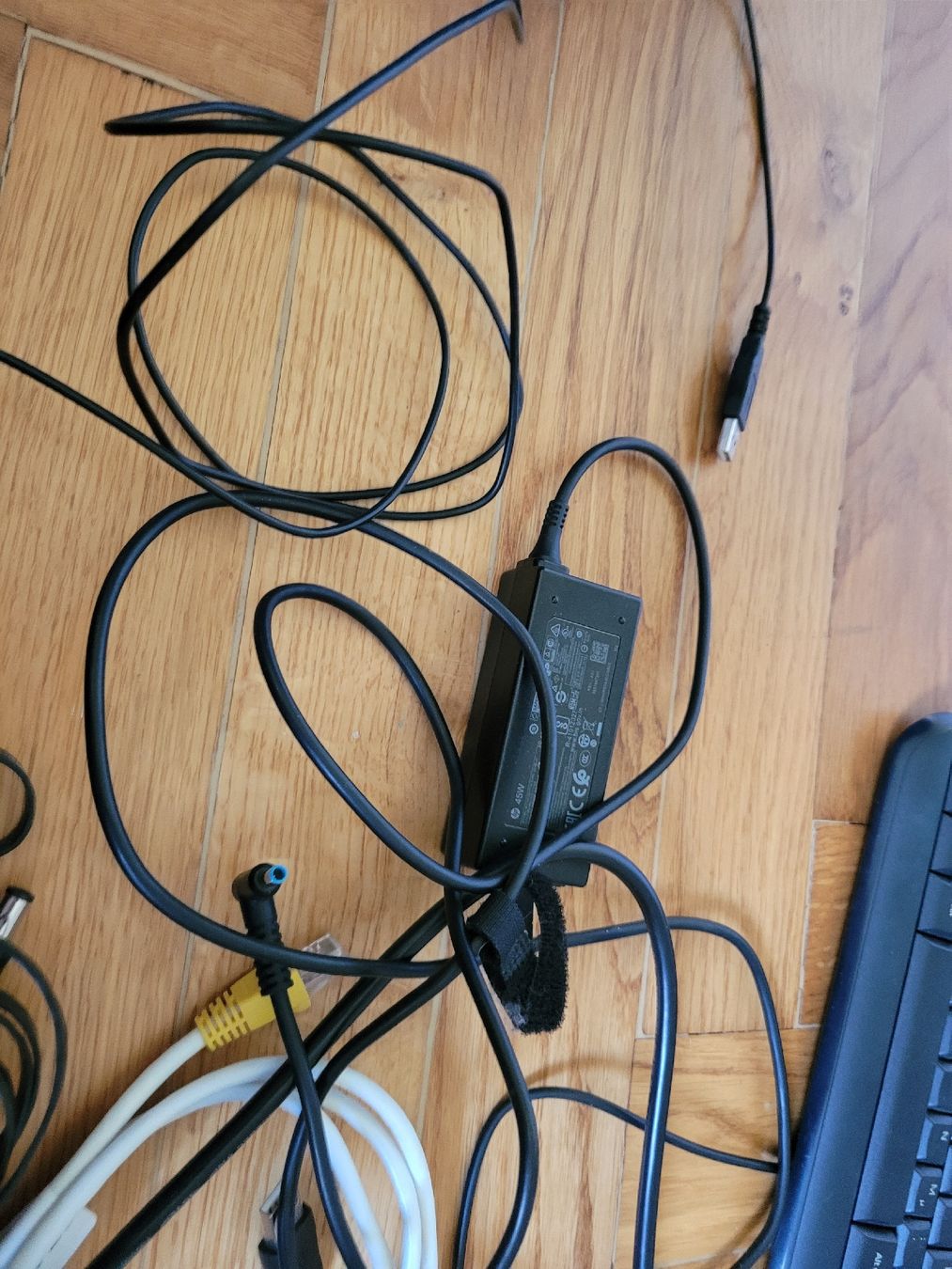 Tastiere: Tastatur, Headset, Maus und Netzteil – Usato da Genève venduto da inu_ln6m 6