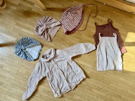 Lot vêtements bébé fille 18-24 mois: Blouse, bonnets, tops!