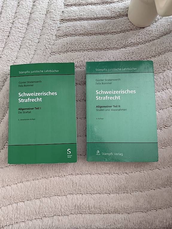 Libri: Schweizerisches Strafrecht AT I & II Stämpfli – Usato da Olten venduto da leoniee290118