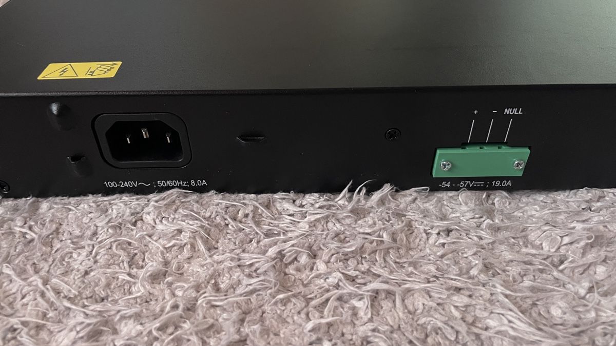 Hewlett Packard Hub & Switch: HPE OfficeConnect 1950 Series Switch – Usato da Ramlinsburg venduto da Meeliinaa 7