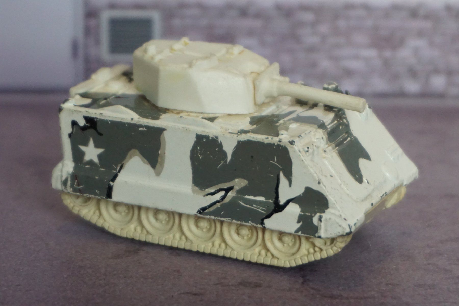 Hot Wheels Voitures modèles: HotWheels Command Tank ALT COOL !!!!!!!!!!!!!!!!!!!! – D'occasion à Reiden par Doppeldecker69
