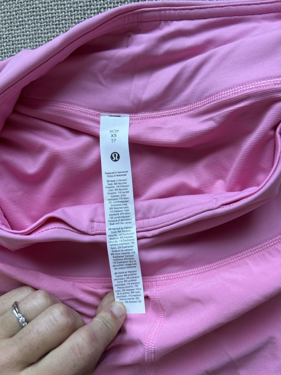 Lululemon Hosen: Lululemon Shorts XS – Gebraucht aus Bad Ragaz von vjmast 2