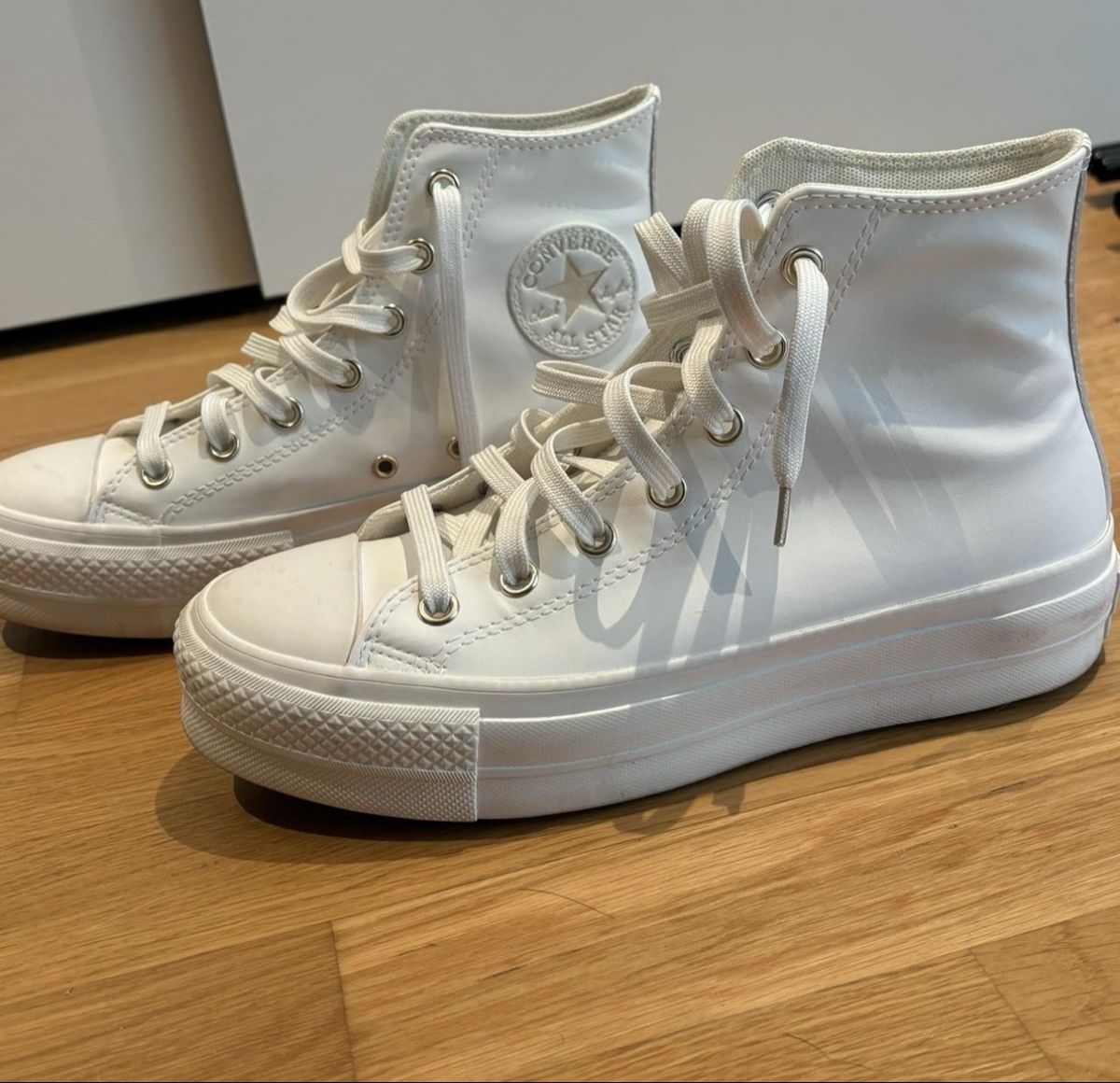 Converse Scarpe da donna: Converse high tops Leder – Nuovo (secondo la descrizione) da Ossingen venduto da jst_z962