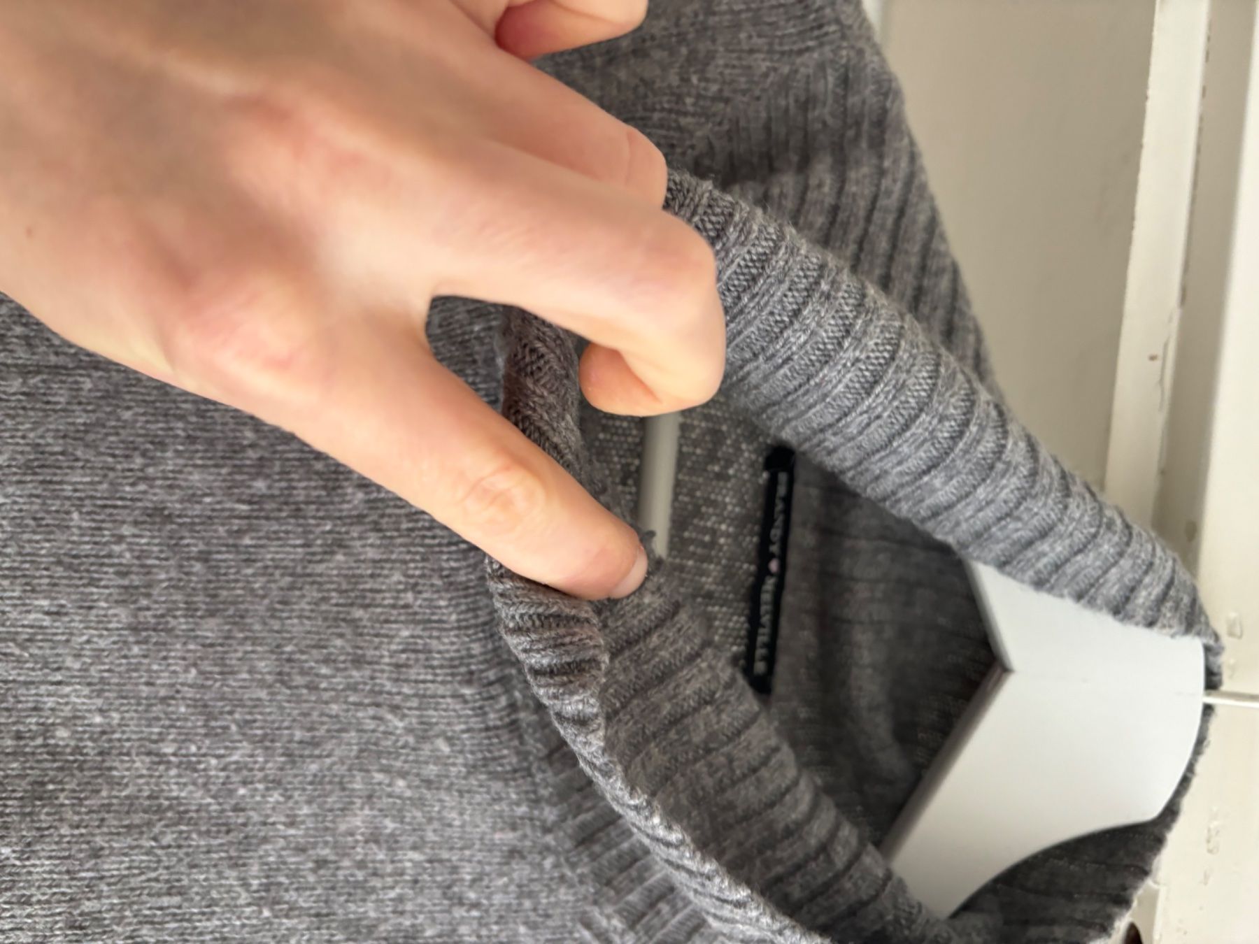 Brandy Melville Maglioni & Felpe: Rollkragenpullover Brandy Melville grau – Usato da Zürich venduto da houseplantclub 1