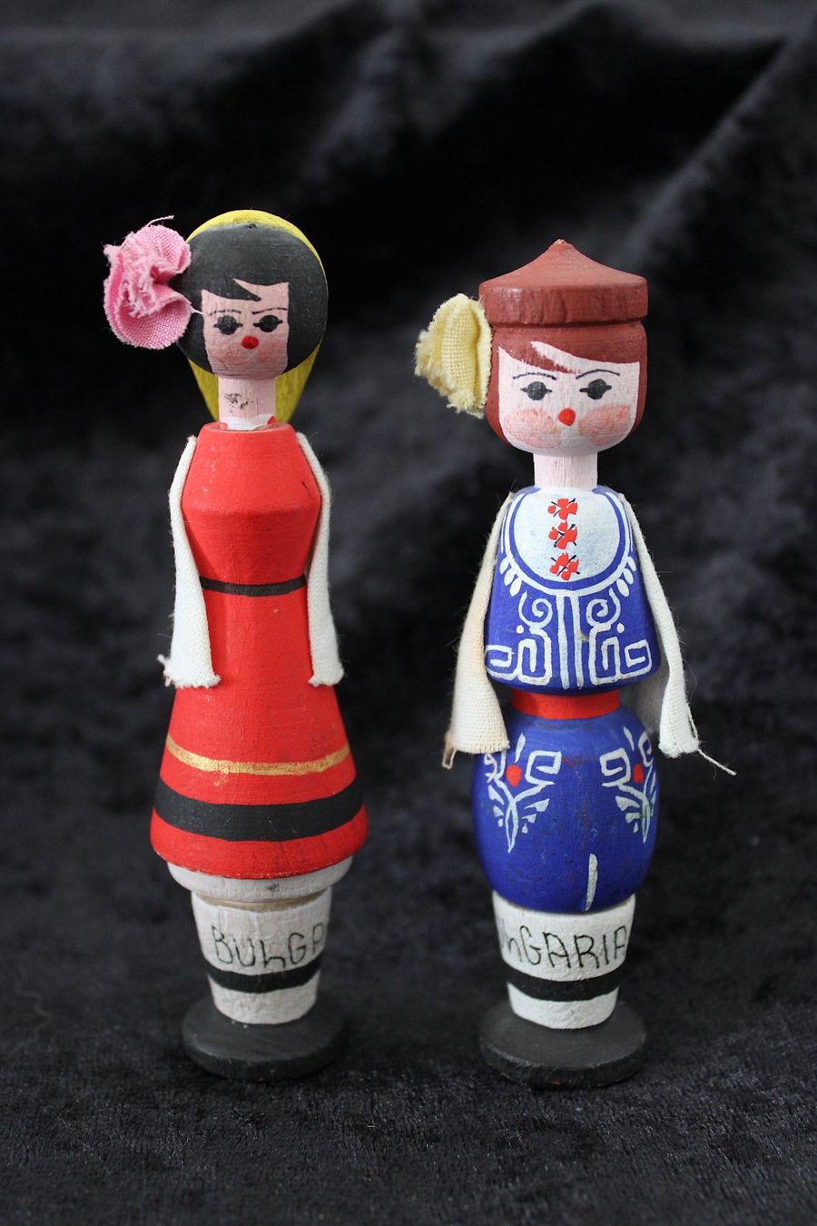 Statuette: 2 Holzfiguren Bulgarien, – Usato da Locarno venduto da fripui