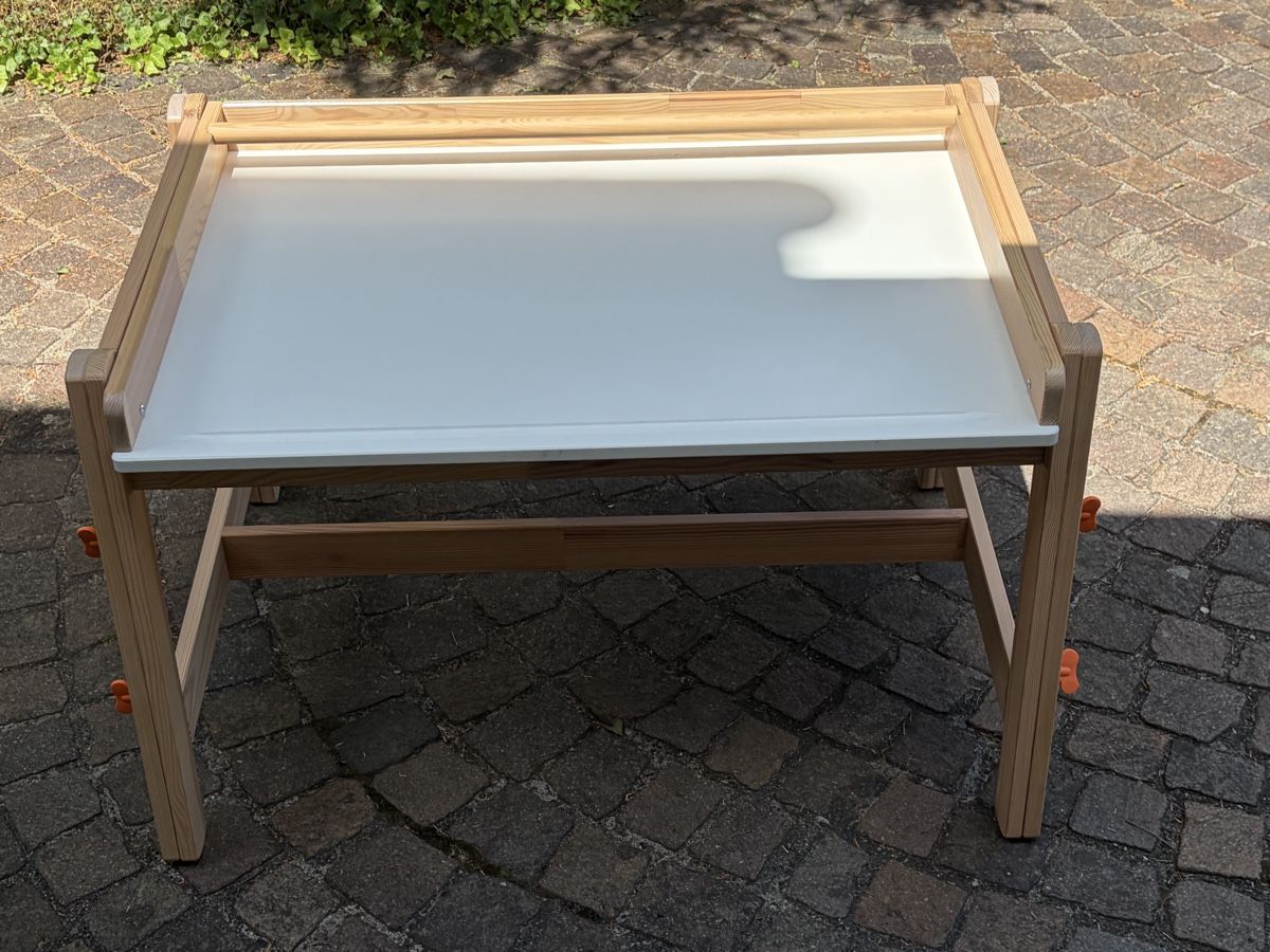 Scrivanie: Ikea Kinderschreibtisch Flisat – Usato da Aesch BL venduto da morris_bsr 1