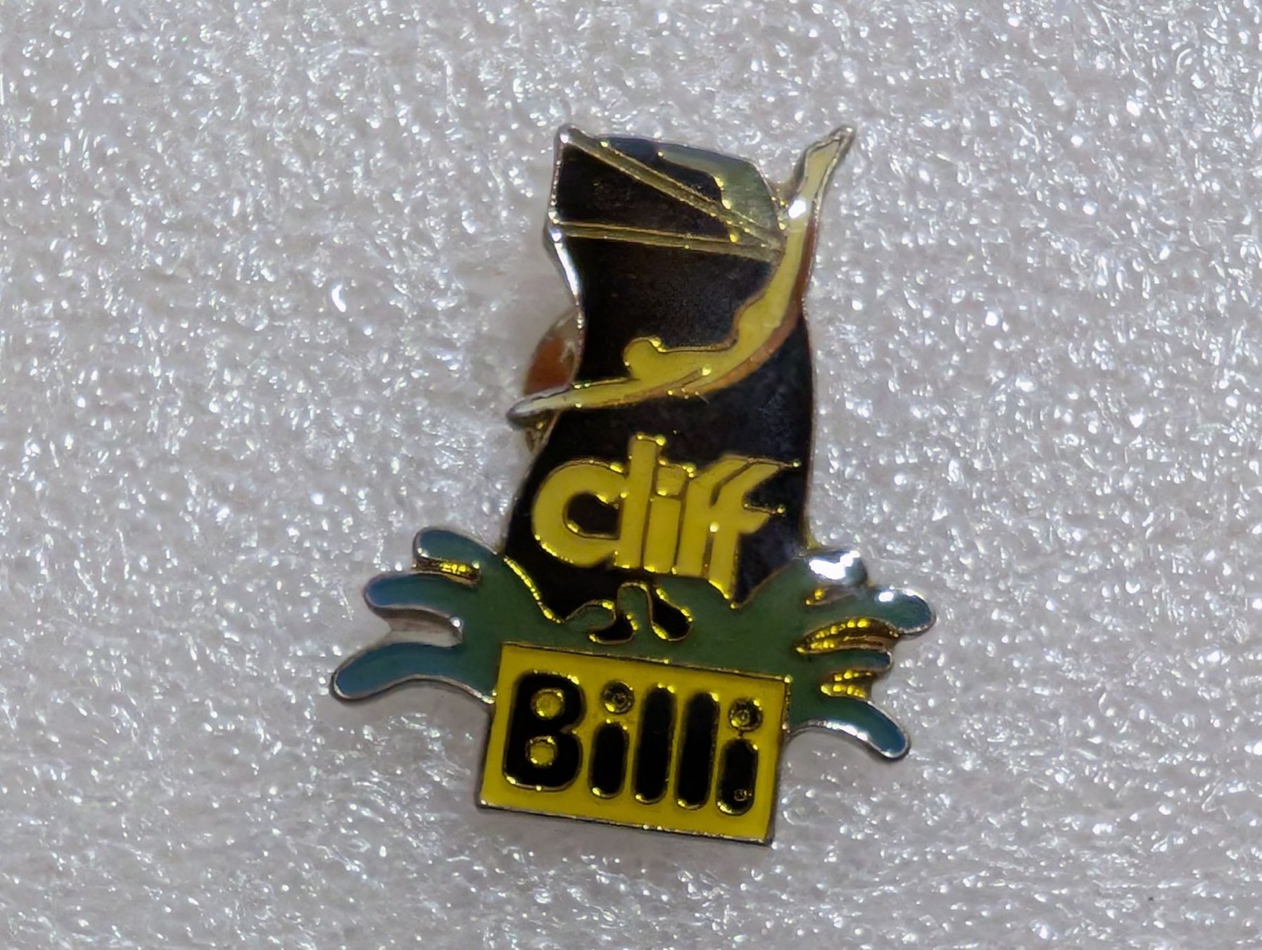 Plaketten & Abzeichen: Ansteckpin 149: Billi x Cliff – Gebraucht aus Oppligen von Pin-Fall-Shop