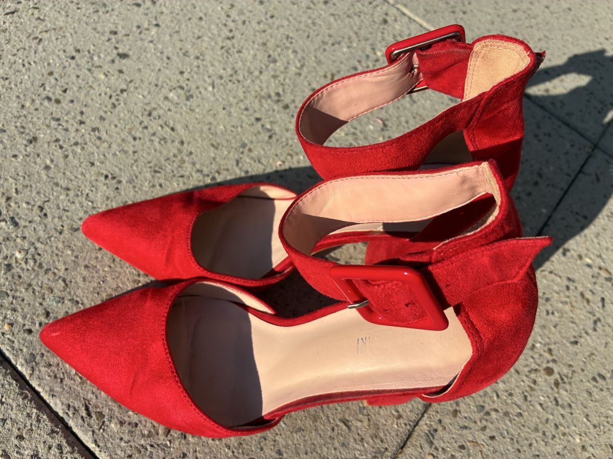 Damenschuhe: Red Suede Ankle Strap Heels Size 40 Used – Gebraucht aus Zuoz von noe_g2f5 5