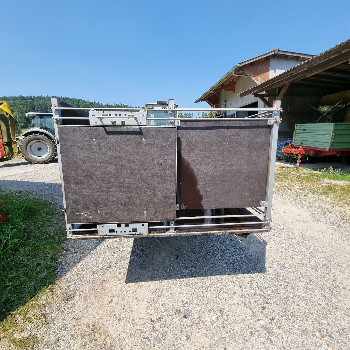 Rimorchi: Gebrauchte Viehverladestation, Transportplattform – Usato da Hofstetten ZH venduto da neebu 2