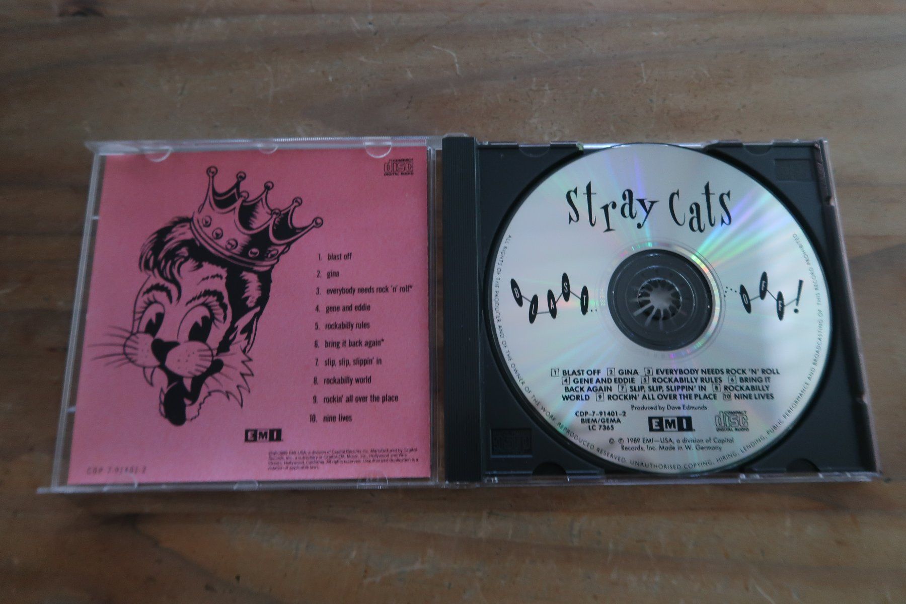 CDs: STRAY CATS - BLAST OFF - CD – Gebraucht aus Basel von Patiscat 3