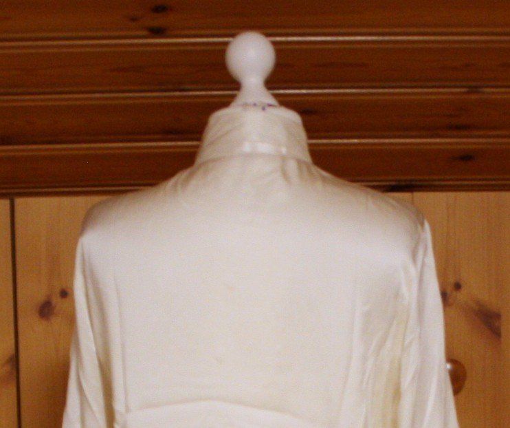 Camicette: Bluse Satin eierschale Gr. L – Usato da Flüelen venduto da Diversicum-Vintage 6