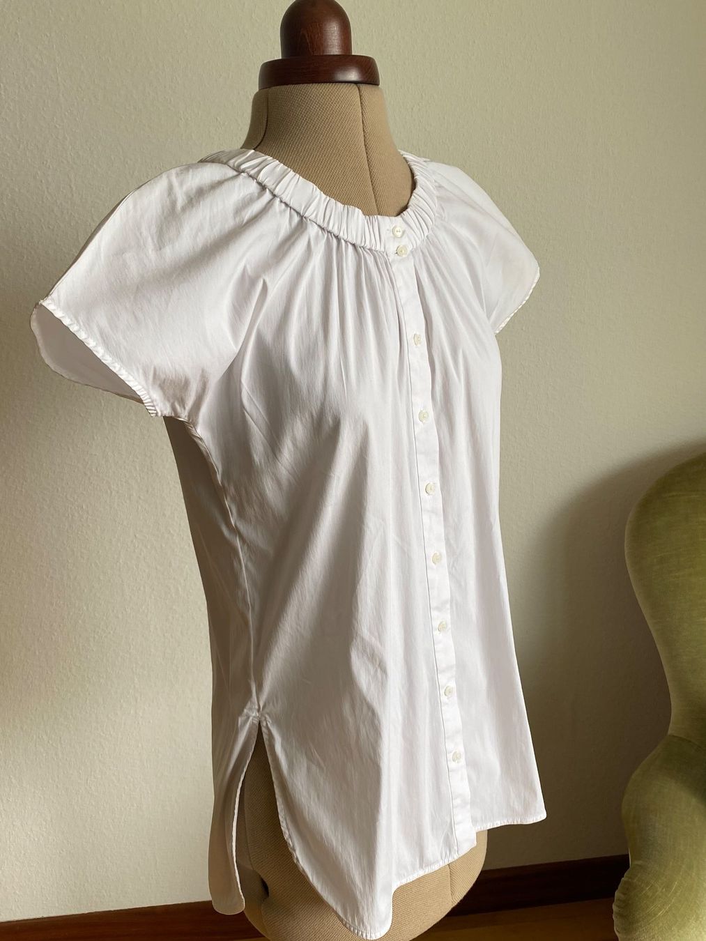 Cos Camicette: Blouse blanche COS – Usato da Basel venduto da Maria-Alexa