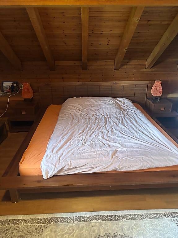 Betten: aus Echtholz  Bett, 2 Nachttische & Sideboard – Gebraucht aus Zumikon von bak_g65y 4