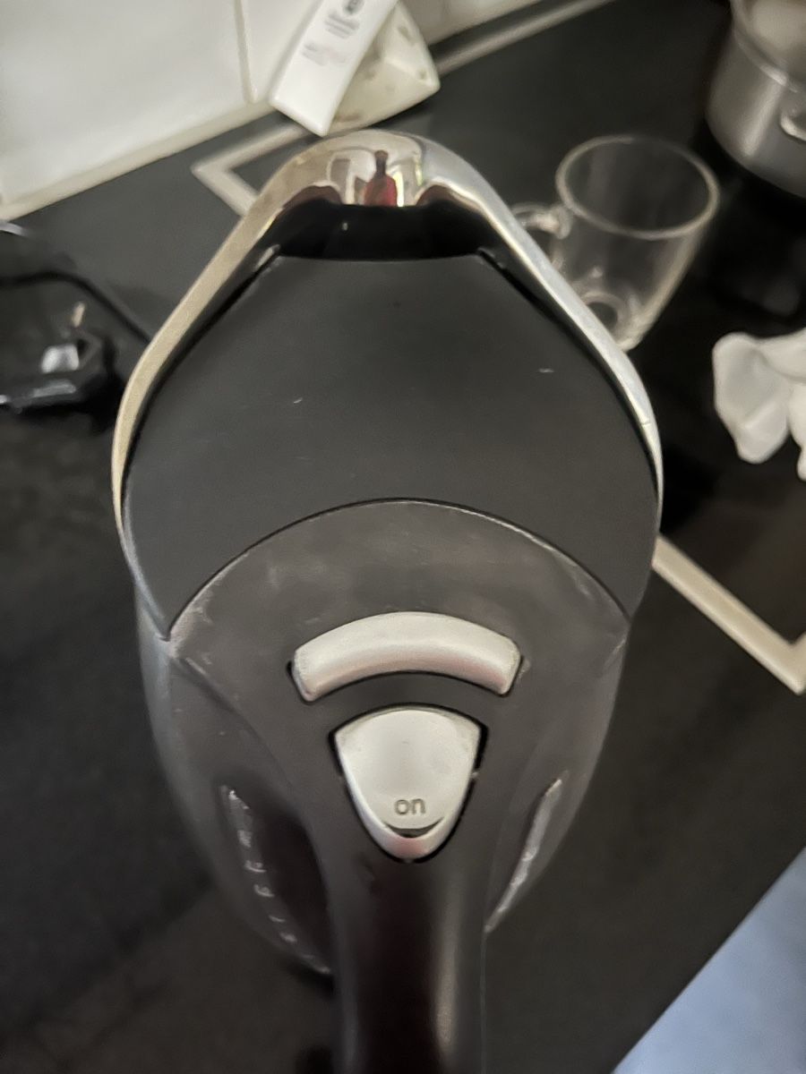Braun Wasserkocher: Braun Edelstahl 2 l. – Gebraucht aus Basel von hal_s2bt 1
