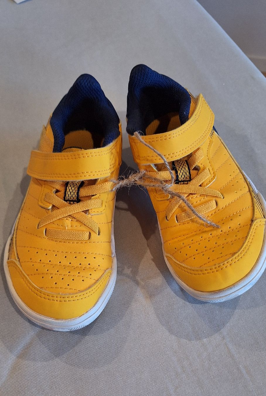 Decathlon Herrenschuhe: Hallenschuhe  – Gebraucht aus Oberägeri von run_cj6q
