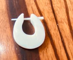 Büffel Horn OHRring Weiss geschnitzt 2.5 cm