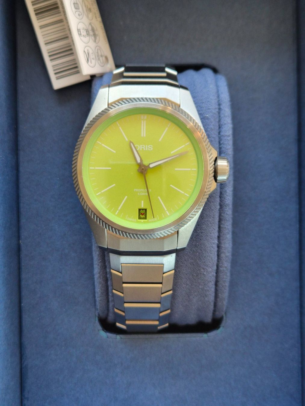 Oris Uhren: Oris ProPilot X Kermit Edition – Neu und originalverpackt aus Chabrey von Horology 3