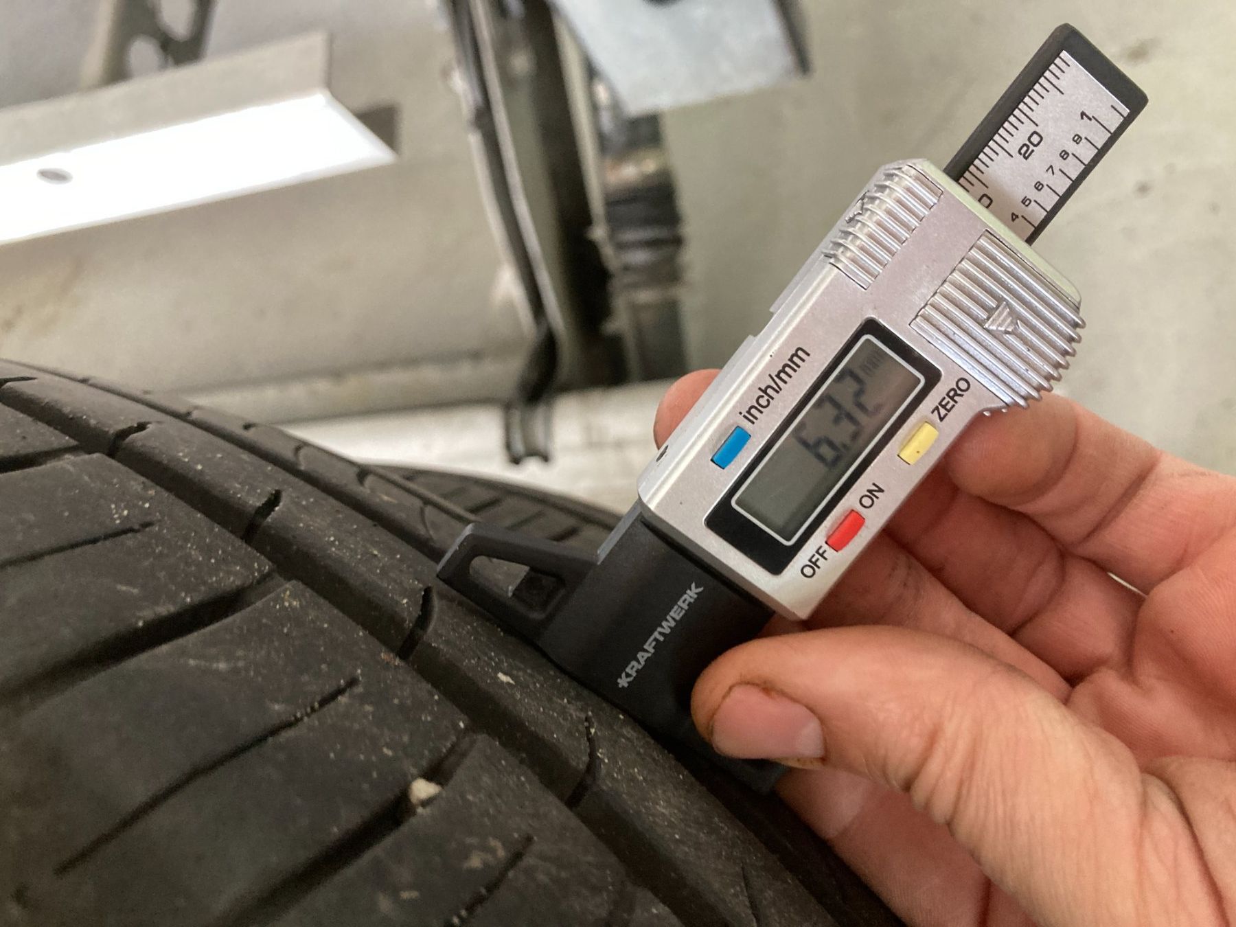 Pneus & Kompletträder: 185/65R15 Sommerpneu – Gebraucht aus Cham von WB2223 5