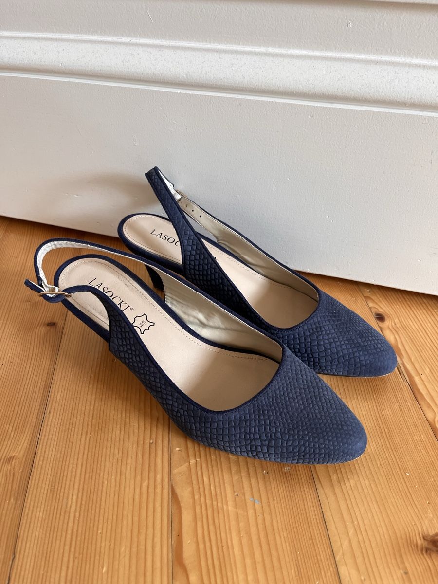 Scarpe da donna: Lasocki Slingpumps, Gr. 37, Dunkelblau – Usato da Basel venduto da fri_9wvb