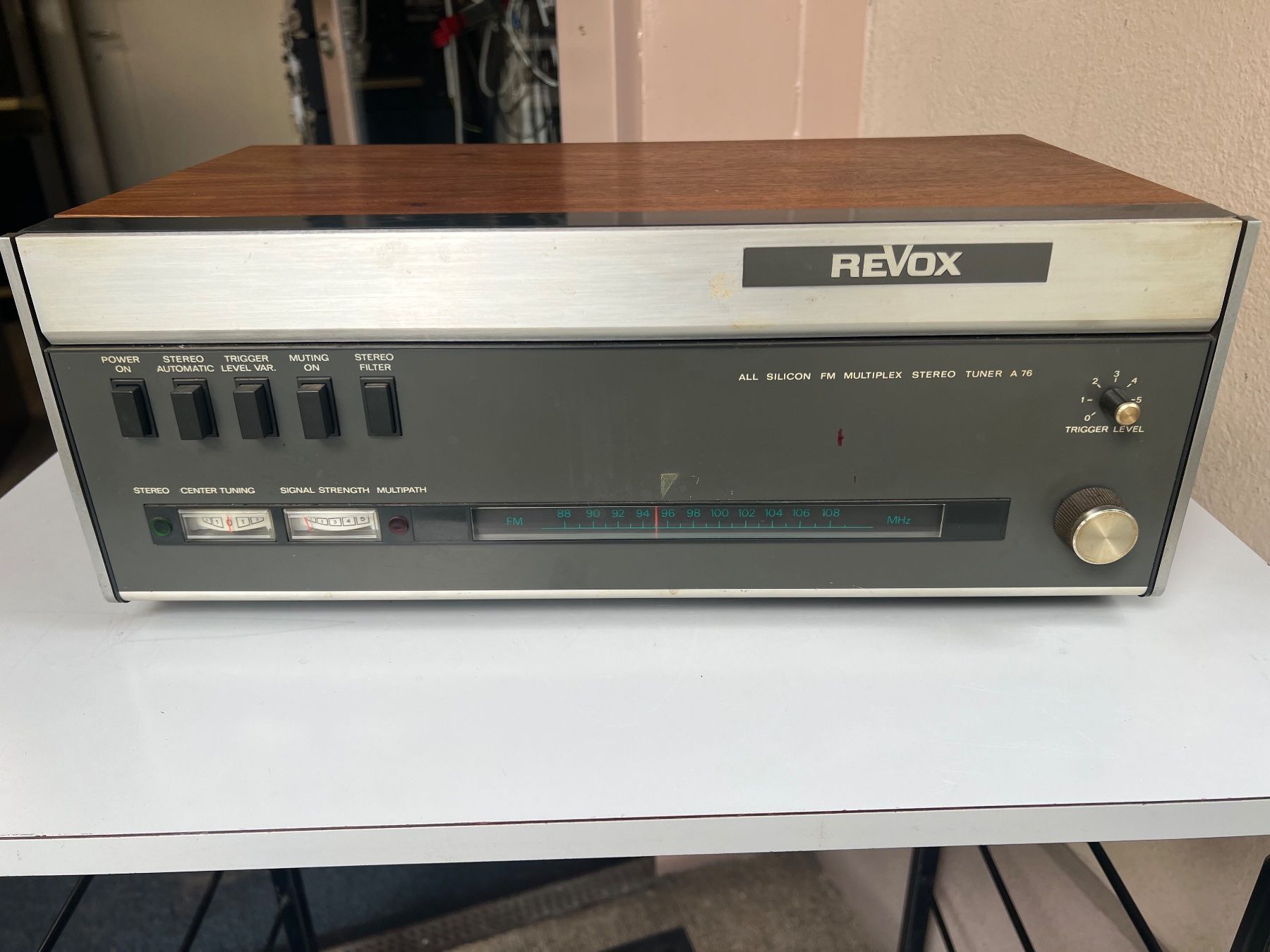 Revox Radios: Revox Tuner A 76 FM Multiplex – Defekt aus Gebenstorf von Secondtronik