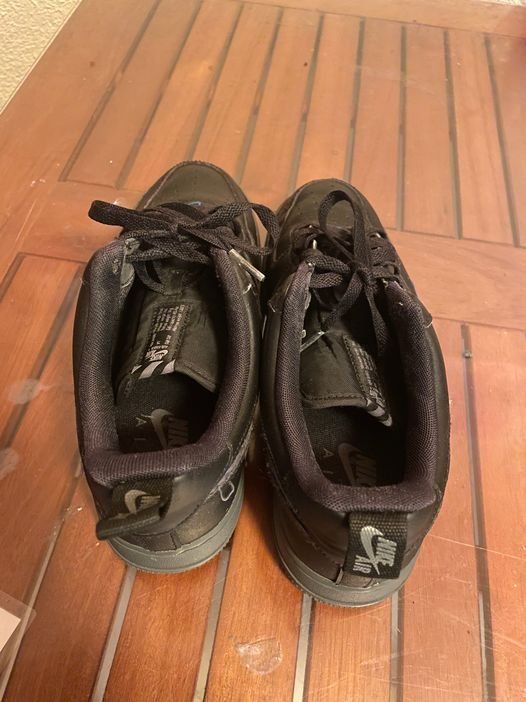Nike Scarpe da uomo: Herren Nike Air Sneaker 41 schwarz – Usato da Bergdietikon venduto da antovale 2