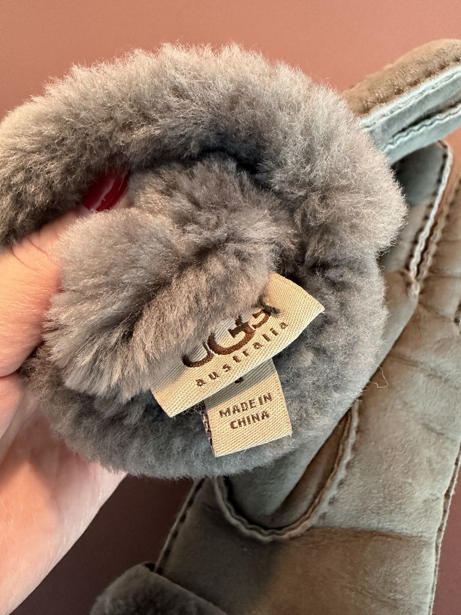 Ugg Guanti & manicotti: UGG Lammfell Handschuhe | grau | S – Usato da Wettingen venduto da Lamadeux 2