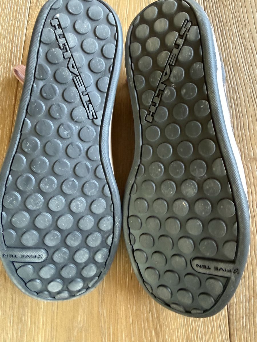 Five Ten Scarpe da uomo: Neue Five Ten Freeride Pro Canvas Grösse 40 2/3 – Nuovo (secondo la descrizione) da Pragg-Jenaz venduto da gobrist 3