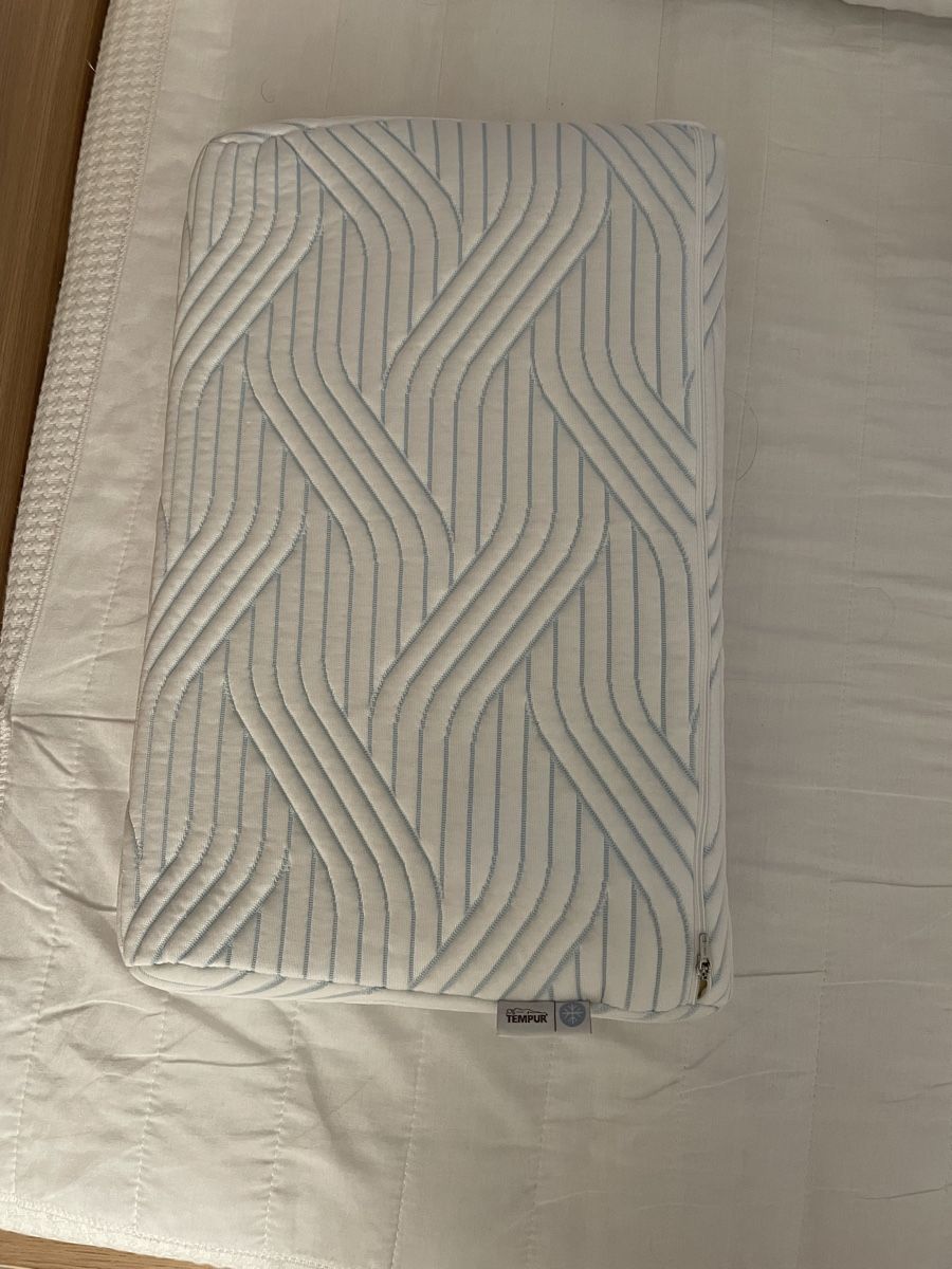 Tempur Cuscini: Tempur Shape Pillow medium with Smartcool Technology – Nuovo (secondo la descrizione) da Zürich venduto da Georgiana07 2