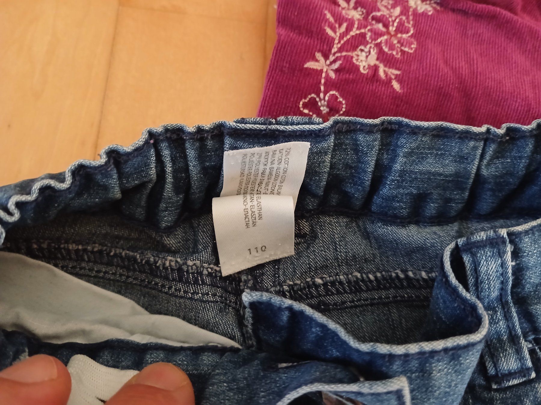 Pantaloni: 4 Hosen Mädchen Gr.110-116 – Usato da St. Margrethen SG venduto da SamusAran 1