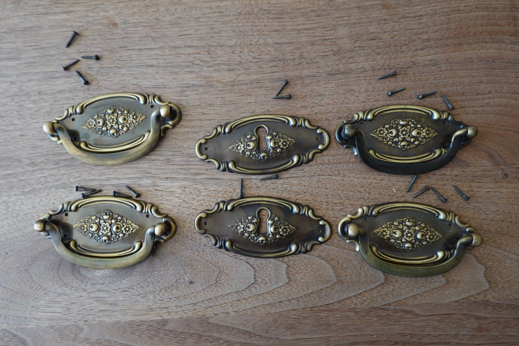 Ferramenta: Möbelgriffe - Kommodengriffe - antik vintage – Usato da Hausen AG venduto da nordost