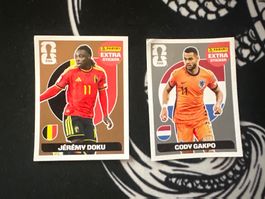 Panini FIFA Extra Sticker Doku (bronze) & Gakpo (argent)