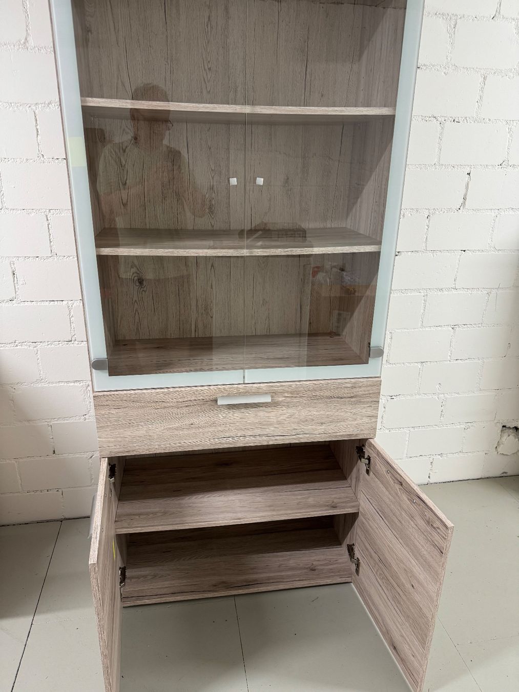 Vitrines: Hochkommode Vitrine  Schrank mit Glas – D'occasion à Küsnacht ZH par Burgiba 3