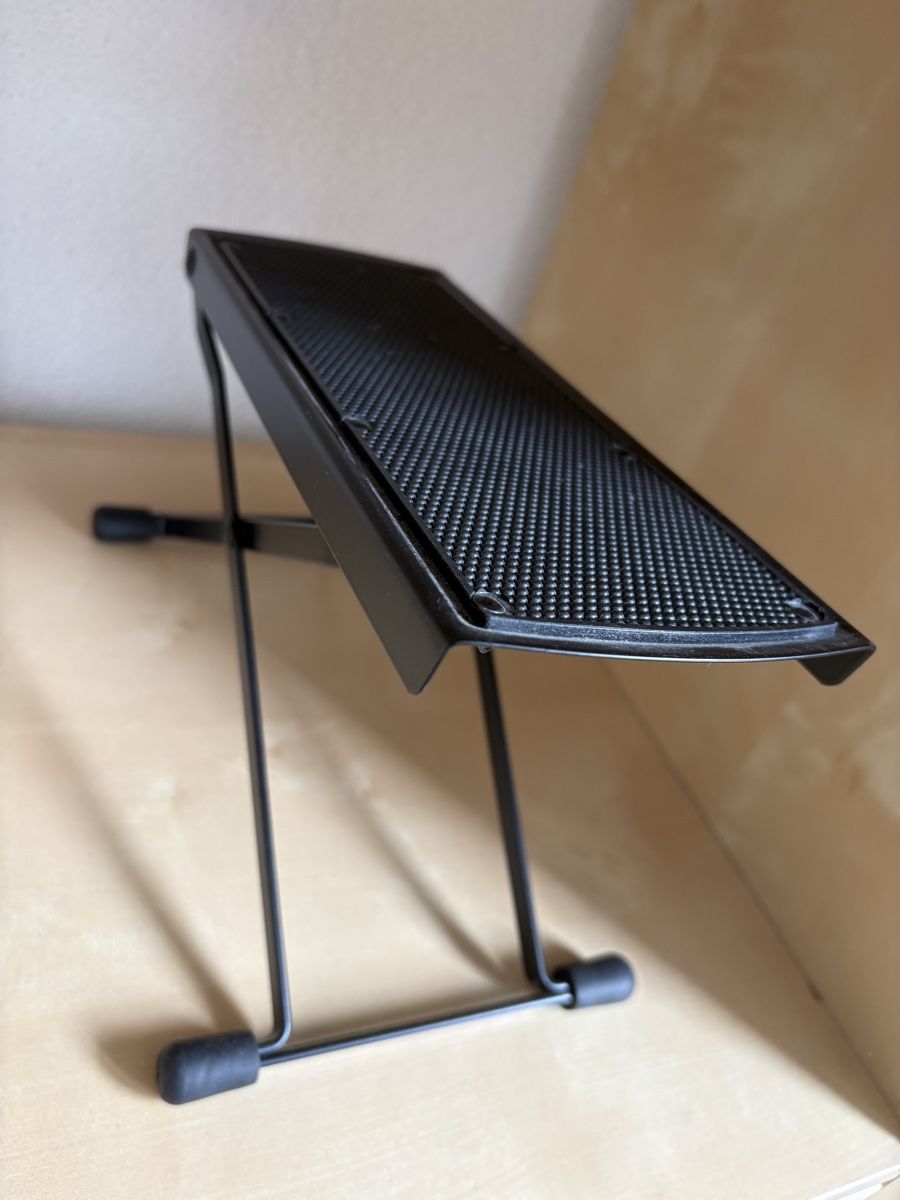 Supports pour instruments & partitions: Gitarren-Fussbank – D'occasion à Auenstein par 5222